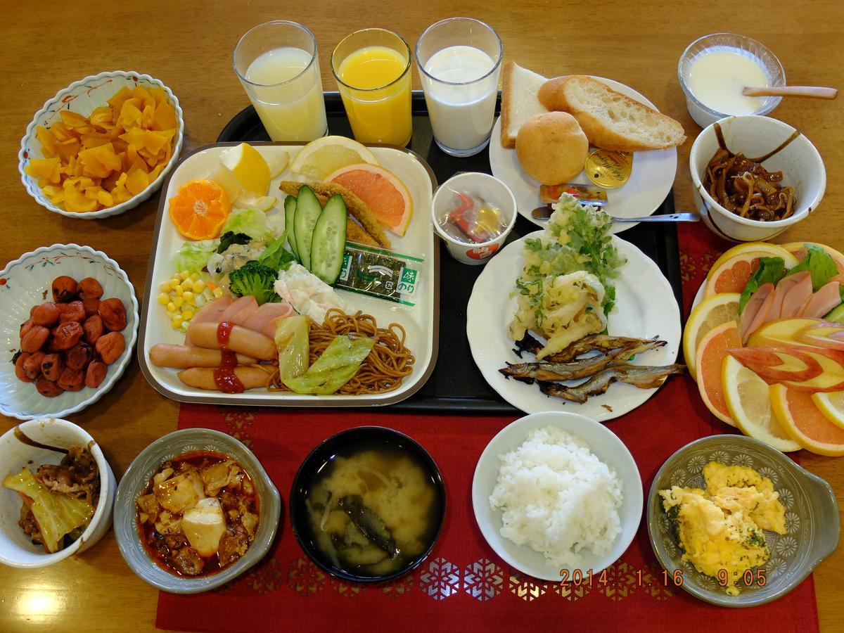 โรงแรมคราวน์ ฮิลล์ คัตสึตะ โอโมะเตะโชะเตง ฮิตาชินากะ ภายนอก รูปภาพ